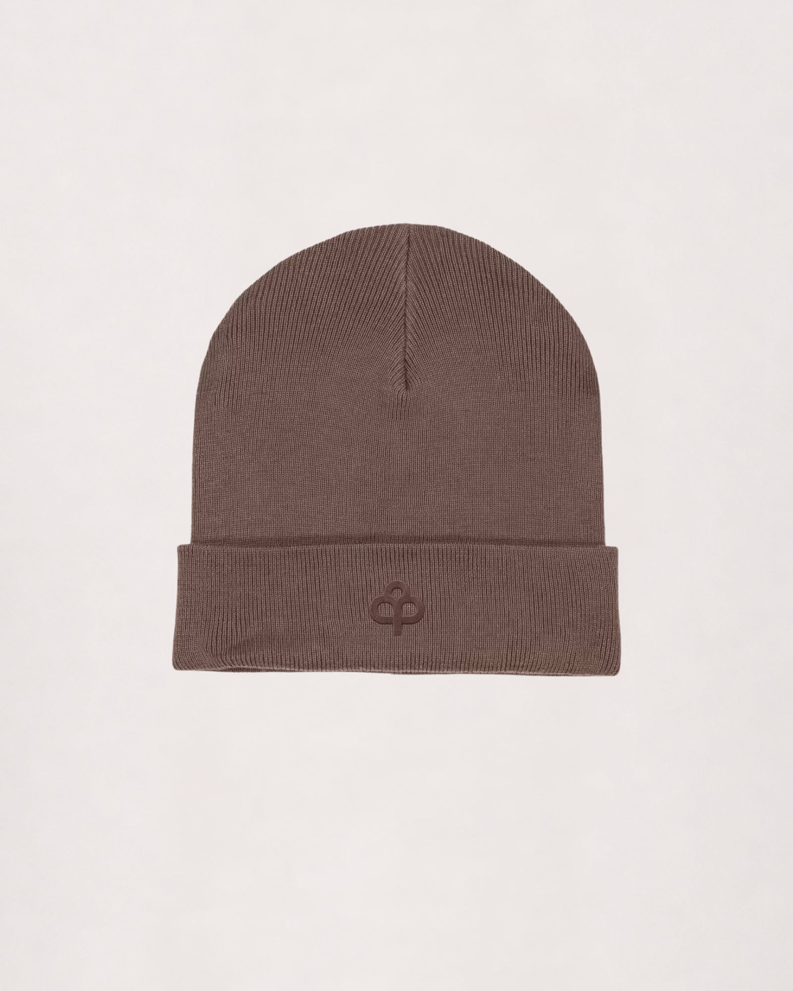 Ribbed beanie in brown, flat lay with turn-up cuff and embroidered logo