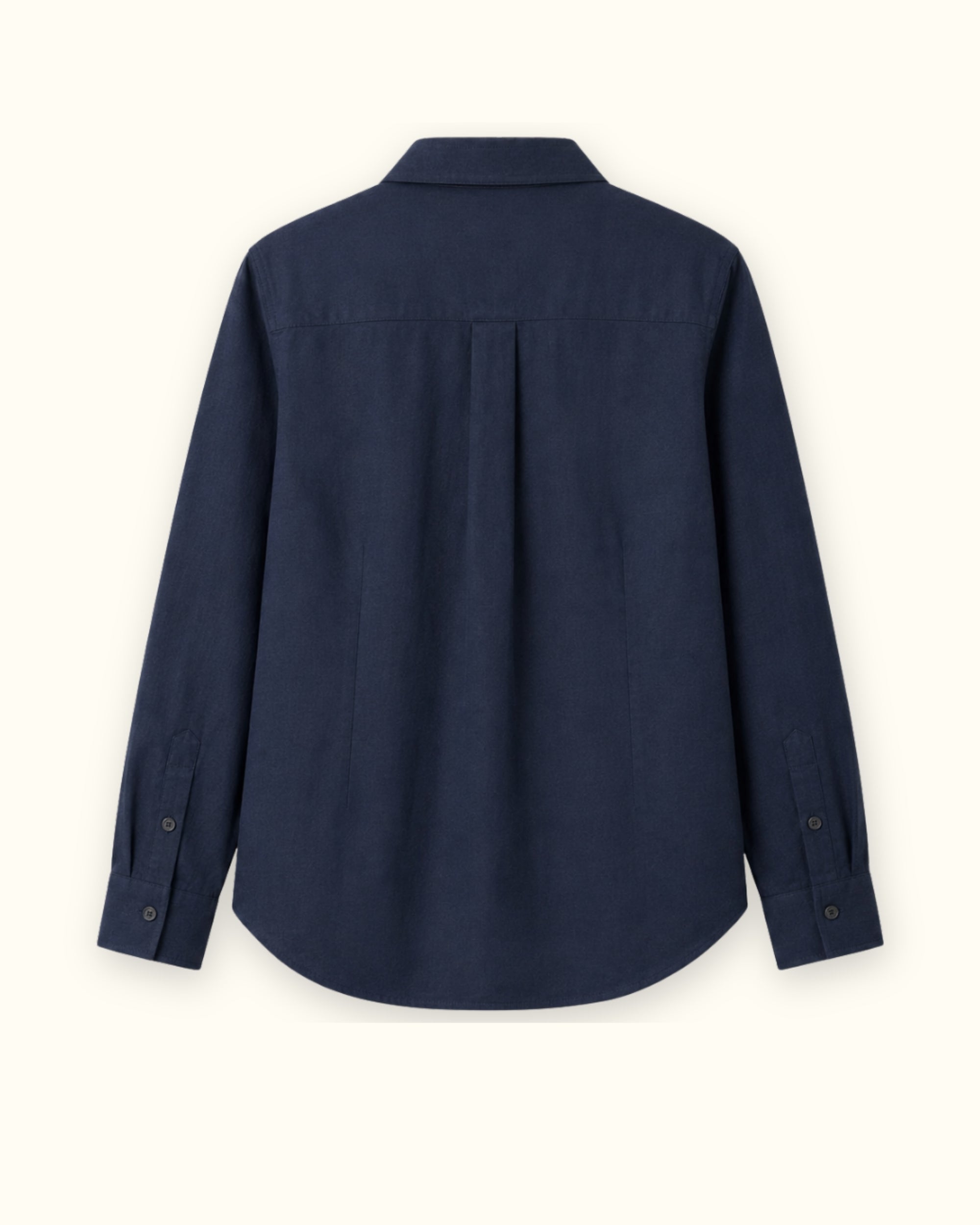 Chemise en lin coupe regular bleu marine, vue de dos, montrant le col, l’ourlet et la coupe décontractée