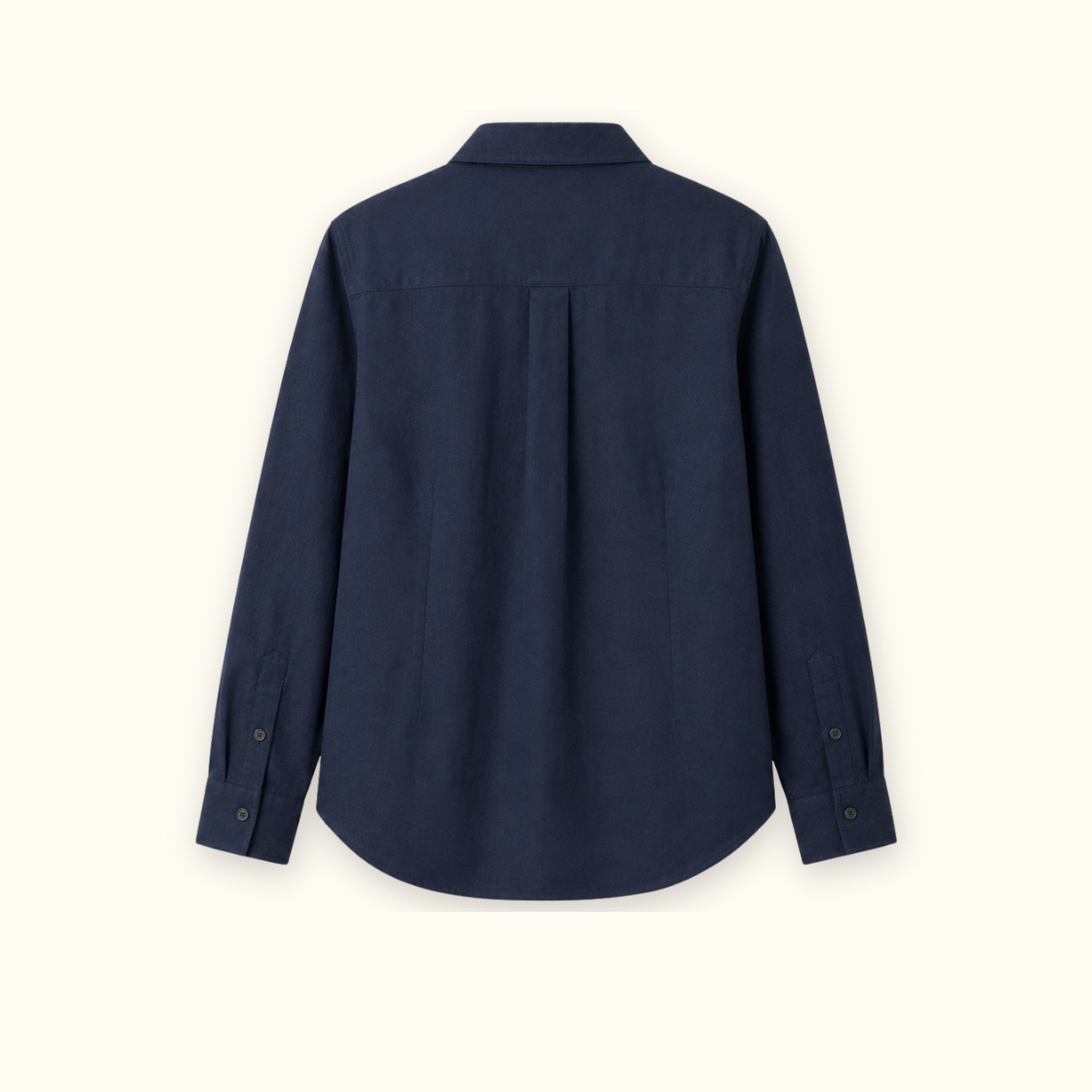 Camisa de lino regular fit en azul marino, vista trasera, mostrando el cuello, el bajo y la confección relajada