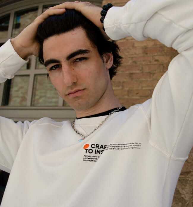 Model with amsterdam crewneck white crafted collection